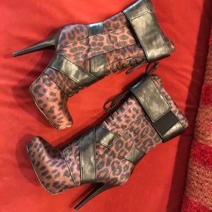 Carlos Santana boots